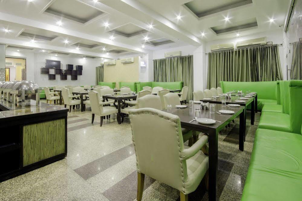 Hotel Bizzotel Γκουργκάον Εξωτερικό φωτογραφία