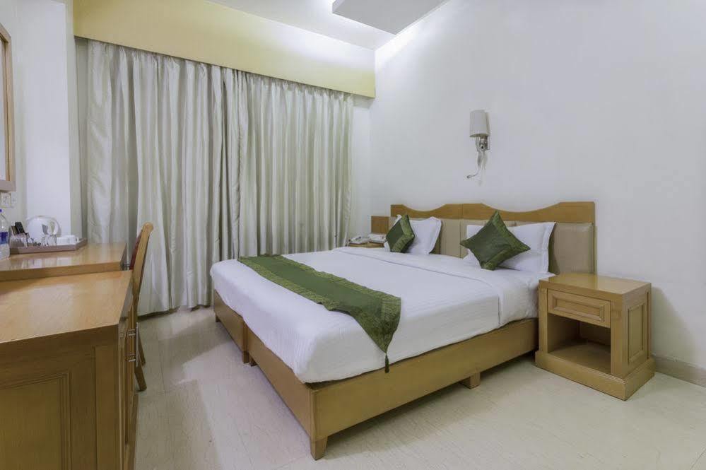 Hotel Bizzotel Γκουργκάον Εξωτερικό φωτογραφία