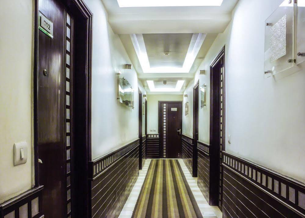 Hotel Bizzotel Γκουργκάον Εξωτερικό φωτογραφία