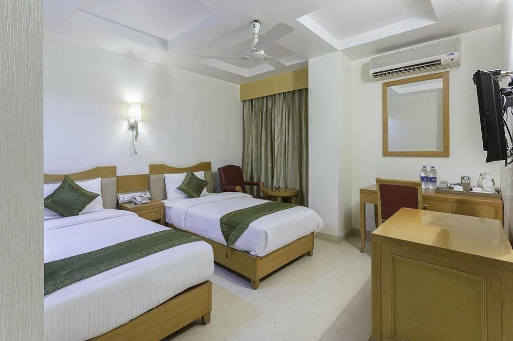 Hotel Bizzotel Γκουργκάον Εξωτερικό φωτογραφία