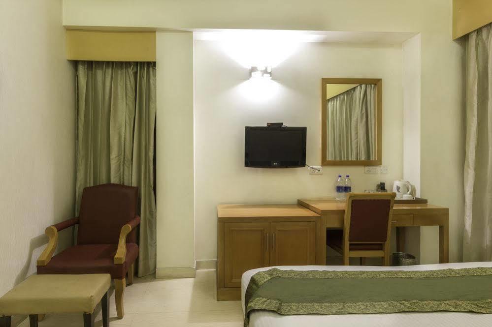 Hotel Bizzotel Γκουργκάον Εξωτερικό φωτογραφία